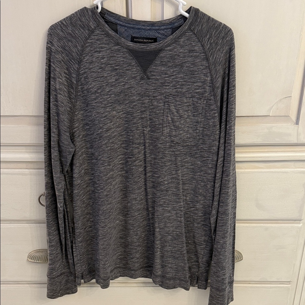 Men’s Banana Republic Charcoal Long Sleeve Tee